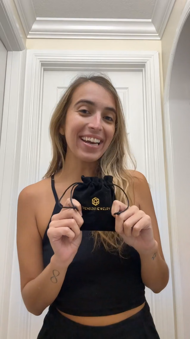 Lali L.